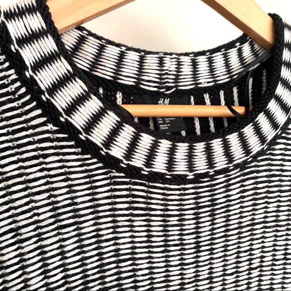 H&M Oversized Sweater - Picture 4 of 11